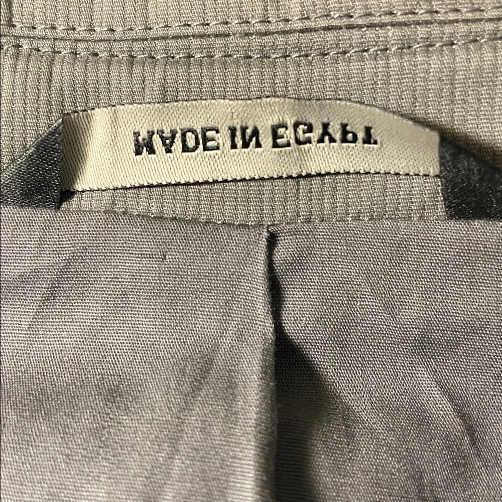 Banana Republic Men’s Tailored Fit,  Gray Blazer. Size 40R. Like New Retail $210